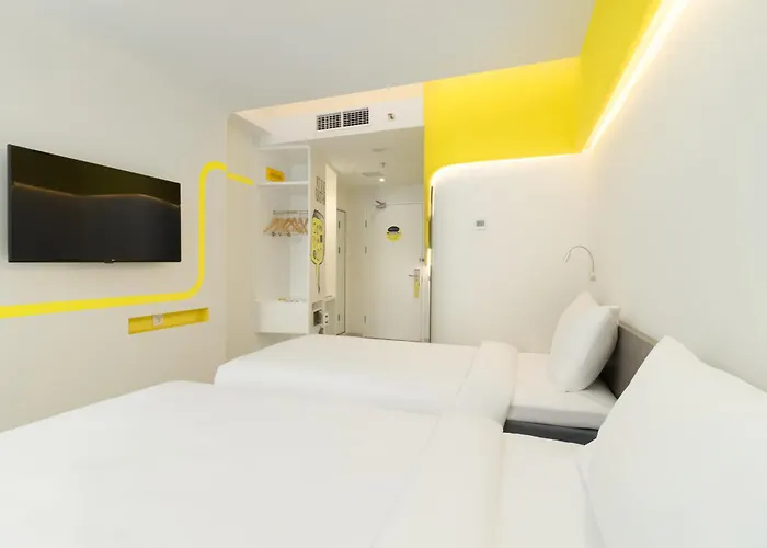 Yello Beachwalk Bali