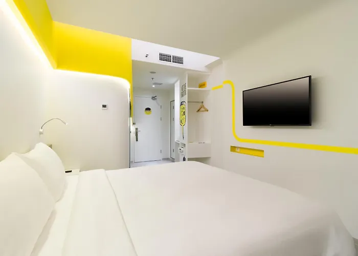 Yello Beachwalk Bali 3* クタ