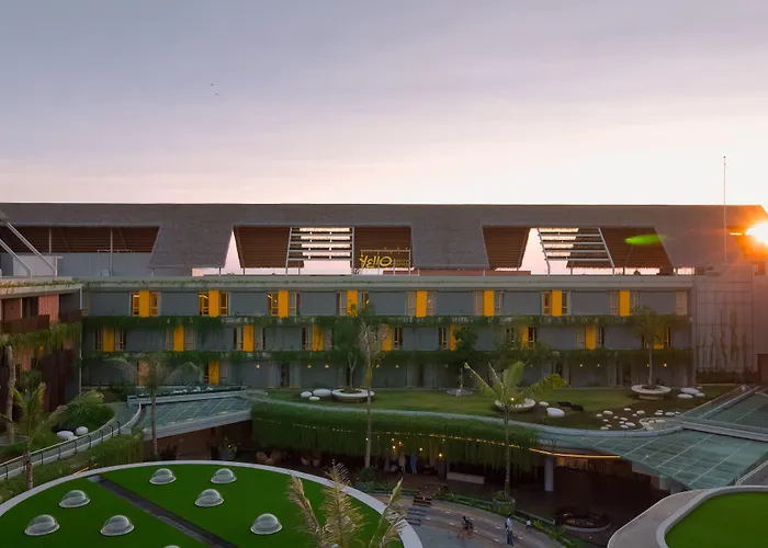 Yello Beachwalk Bali 3*