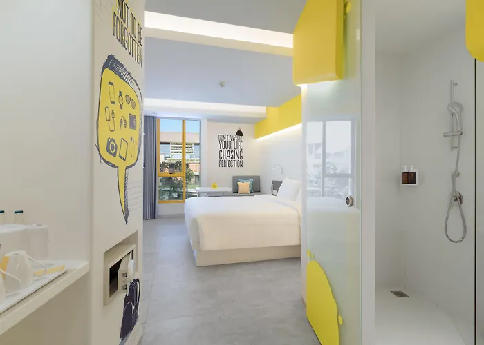 Yello Beachwalk Bali クタ
